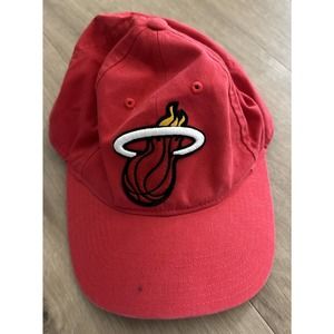 Miami Heat Mitchell & Ness Snapback Hat Embordered